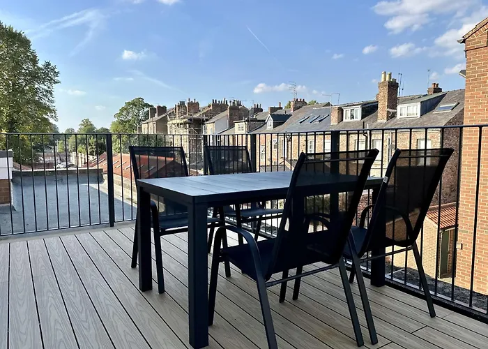 Fountain Apartment No 4 With Free Parking